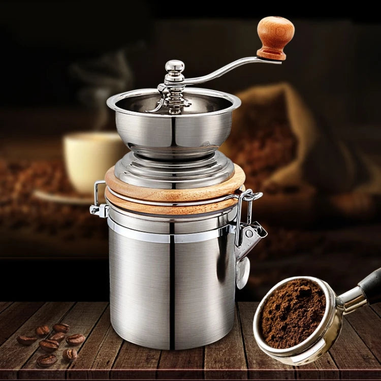 Handkurbel-Kaffeemühle aus Edelstahl, die sich gegen den Uhrzeigersinn verdickt.