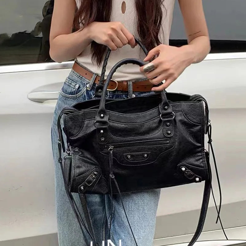 Trendige Motorrad-Tasche – Damen City Tote im Y2K-Stil | Schulter- & Umhängetasche aus Kunstleder